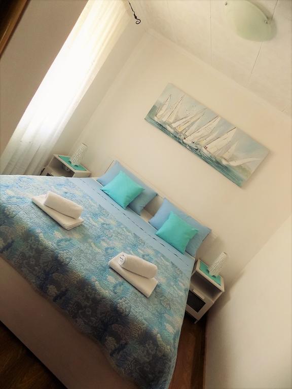 Apartment Anamarija Njivice Extérieur photo